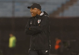 Roger Machado comanda o Tricolor nesta noite na Bahia. Foto: Rubens Chiri/S&atilde;o Paulo F.C