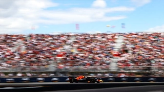 Holandês colocou a Red Bull no topo em Montreal. Foto: Oracle Red Bull Racing
