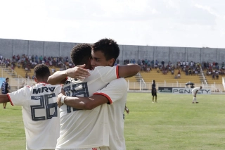 Clube carioca alegou que usará jogadores do sub-20 no Carioca. Foto: Samuel Oliveira/Flamengo