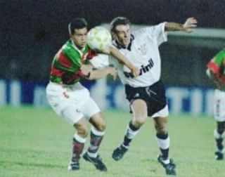 ACHADOS & PERDIDOS - H&aacute; 30 anos, menos de mil pagantes na derrota do Tim&atilde;o para Lusa