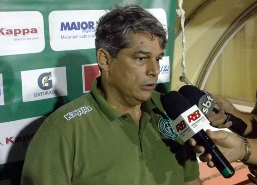 Marcelo Veiga - Ex-lateral do Santos, Ferroviário, Bahia e Portuguesa