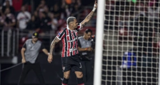 Em confronto direto pela lideran&ccedil;a do grupo, S&atilde;o Paulo enfrenta o O'Higgins; as equipes