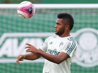 Atacante de 29 anos está atualmente no Junior Barranquilla. Foto: Cesar Greco