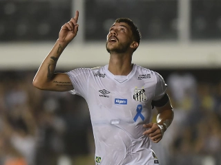 Defensor chega com contrato de quatro anos no Mengão. Foto: Ivan Storti/Santos FC