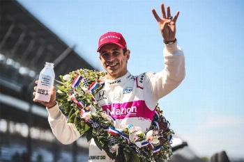 Olhos no retrovisor: H&aacute; cinco anos, a quarta vit&oacute;ria de Helio Castroneves nas 500 Milhas de Indian&aacute;polis.