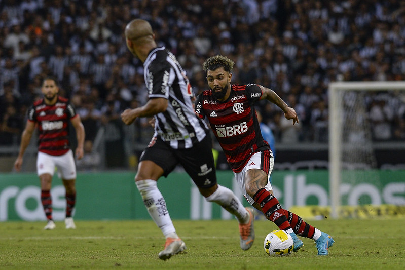Atacante rubro-negro disse que a equipe segue viva na Copa do Brasil. Foto: Marcelo Cortes/Flamengo