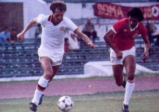 ACHADOS & PERDIDOS - Paulo Roberto Falc&atilde;o estreava pela Roma h&aacute; 46 anos