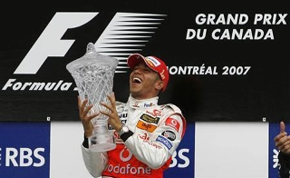 Então na McLaren, piloto subiu ao alto do pódio em Montreal. Foto: Reprodução