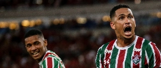 Fluminense marca nos acréscimos, elimina o Flamengo e pega o Vasco na final