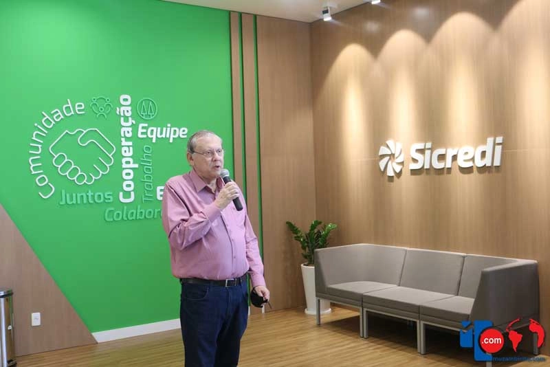 Milton Neves em 18 de dezembro de 2020, dia da inauguração da agência do Sicredi em Muzambinho. Foto: muzambinho.com