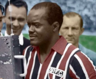 ACHADOS & PERDIDOS - Le&ocirc;nidas, o inventor da bicicleta no futebol, nascia h&aacute; 113 anos