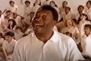 O REI DO FUTEBOL NA M&Uacute;SICA - No Dia Mundial da Alfabetiza&ccedil;&atilde;o, relembre de Pel&eacute; cantando 'ABC'