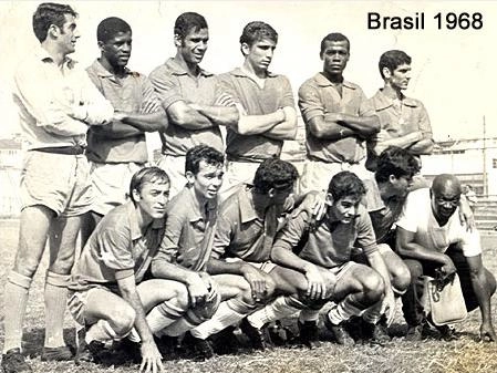 EM PÉ: Félix, Zé Maria, Brito, Marinho, Denílson e Rildo. AGACHADOS: Natal, Roberto, César, Rivellino, Eduardo e Mário Américo