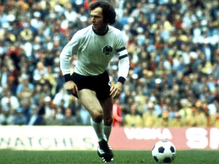 SAUDADE - Beckenbauer, brilhante jogador e treinador, faria 81 anos
