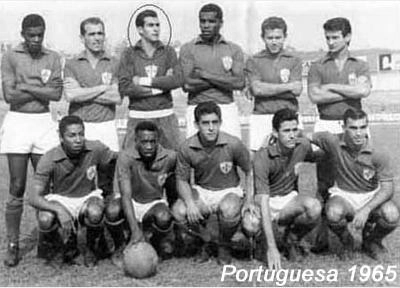 Veja Félix na Portuguesa de 1965 que estava em grande forma. O técnico era Aimoré Moreira. Em pé: Augusto, Vilela, Félix, Ditão, Amaro e Edilson. Agachados: Almir, Ivair, Aloisio Mulato, Nair e Márcio