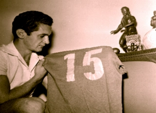 SAUDADES - Orlando Pe&ccedil;anha, &iacute;dolo do Vasco e Santos, completaria 91 anos