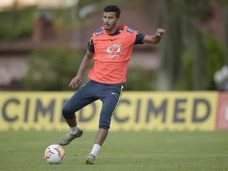 Defensor são-paulino se machucou em jogo treino pela seleção olímpica. Foto: Alexandre Loureiro/CBF