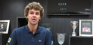 Em cerimônia, Guga ataca Rio-2016: "O Brasil precisa de respostas maiores"