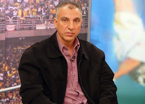 Márcio Fernandes - Ex-ponta do Santos, atualmente treinador