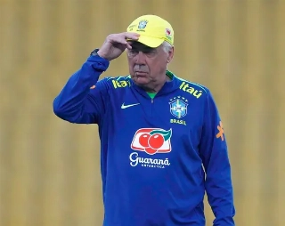 O subserviente Carlo Ancelotti. Por Wladimir Miranda