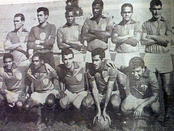 Em pé, da esquerda para a direita: Vilela, Félix, Odorico, Ditão, Lever e Nélson Coruja. Agachados, da esquerda para a direita: Jair da Costa, Ocimar, Nardo, Servilio e Babá. Foto: Walter Peres