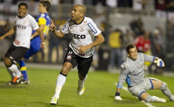 Atacante marcou os dois gols do Alvinegro contra o Boca Juniors. Foto: Daniel Augusto Jr./ Ag. Corinthians
