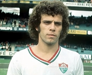 De estilo cl&aacute;ssico, meia foi &iacute;dolo da Ponte e do Flu. Foto: Carlos Alberto Spina