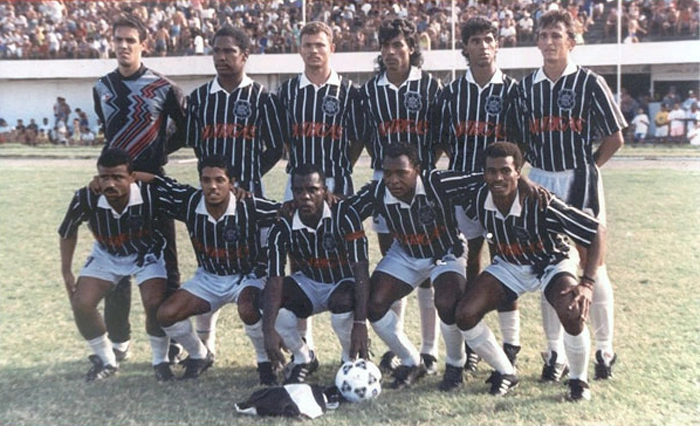 Da esquerda para a direita, em pé: Serginho, Arildo, Alex, Índio, Pierre e Deda. Agachados: Anderson, Tunico, Cláudio Adão, Bigu e Pedro Paulo. Foto enviada por Gilvannewton