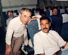 Uma foto, uma hist&oacute;ria! Kalef e Toninho Cerezo no avi&atilde;o, durante excurs&atilde;o do S&atilde;o Paulo na Espanha
