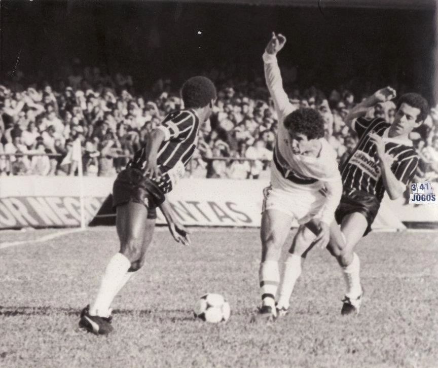 Clássico entre São Paulo x Corinthians, em 1988. Da esquerda para a direita estão: Wladimir, Careca e Eduardo Amorim. Foto: reprodução