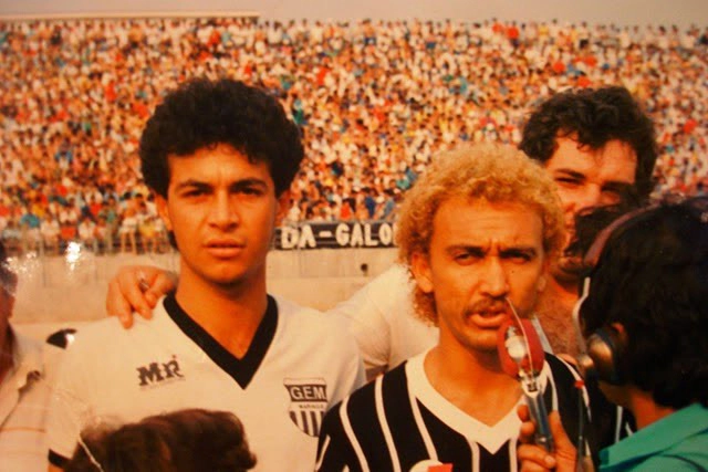 Jorge Júnior, do Grêmio Maringá, ao lado do corintiano Biro-Biro, em 1987. Foto: arquivo pessoal de Jorge Júnior