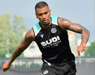 Meio-campista de 27 anos está na Udinese. Foto: Facebook/Divulgação