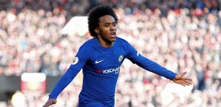 Alvo do Barça, Willian diz que segue no Chelsea: "Sou feliz em Londres"