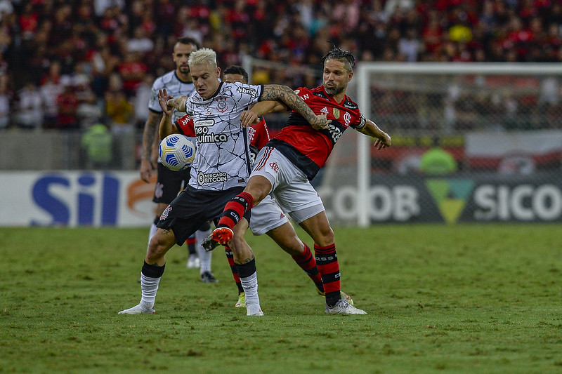Timão é o quarto colocado do Brasileiro, enquanto o Mengo é o oitavo. Foto: Marcelo cortes/Flamengo
