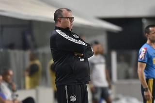 Marcelo Fernandes garantiu que vai escalar o que tiver de melhor no jogo das oitavas de final da Copa do Brasil. Foto: Ivan Storti/Santos FC