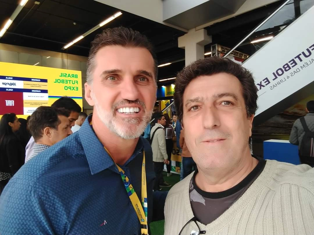 Vagner Mancini e Carlos Alberto Spina (ex-Matsubara) em julho de 2019 na Expo Fut, em São Paulo. Foto: arquivo pessoal de Carlos Alberto Spina