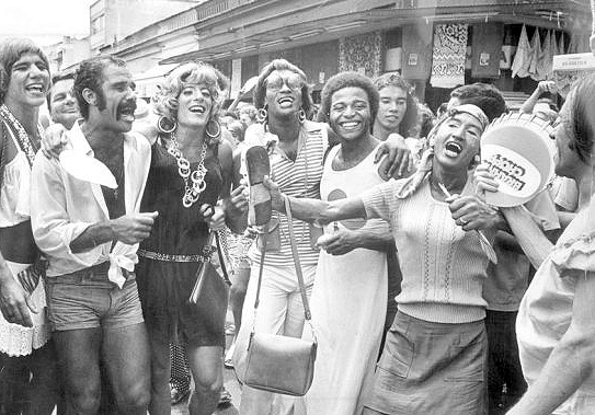 Bloco das Piranhas de Madureira, em 1973. Da esquerda para a direita, o primeiro é Joel Santana, o segundo é Brito, Moisés é o terceiro e o quinto é Alcir