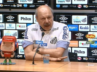 Presidente do Peixe afirmou que o novo técnico está avaliando o elenco antes de pedir contratações. Foto: Santos TV/Reprodução