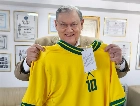 Athleta e Pel&eacute; lan&ccedil;am cole&ccedil;&atilde;o in&eacute;dita que transforma o legado do Rei em s&iacute;mbolo para uma nova gera&ccedil;&atilde;o
