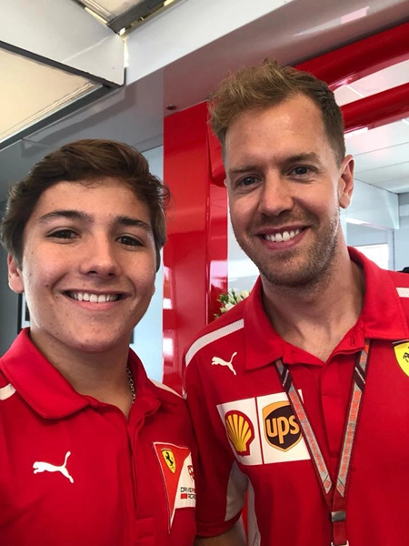 Então na F4 Europeia, Enzo Fittipaldi (neto de Emerson Fittipaldi) ao lado de Sebastian Vettel, em 19 de julho de 2018, no circuito de  Hockenheim, na Alemanha. Foto: arquivo pessoal de Sebastian Vettel