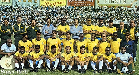 Acima, a delegação do Brasil que venceu a Copa 70, no México. Zagallo era o técnico e Parreira , o preparador físico reserva. Em pé, da esquerda para a direita: Rogério, Cláudio Coutinho, Carlos Alberto Parreira, Félix, Joel Camargo, Leão, Fontana, Brito, Clodoaldo, Zagallo e Admildo Chirol. Segunda fileira: Mário Américo, Rivellino, Carlos Alberto Torres, Baldochi, Wilson Piazza, Everaldo, Paulo César Caju, Tostão, Marco Antonio e Ado. Sentados: Edu, Zé Maria, Dadá Maravilha, Gérson, Roberto Miranda, Jairzinho, Pelé e Nocaute Jack. Deles, já morreram Coutinho, Fontana, Admildo Chirol, Mário Américo, Everaldo e Nocaute Jack.