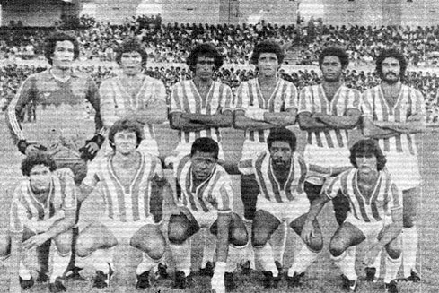 Veja esse Paysandu de 1979. Em pé, da esquerda para a direita, aparecem: Carlos Veloso, Albano, Chico Alves, Paulo Guilherme, Aldo e Marcos. Agachados: Evandro, Carlinhos Maracanã, Dario Maravilha, Roberto Bacuri e Lupercínio.