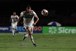 Meia revelado no tricolor jogará no Norwich, da segunda divisão inglesa. Foto: Rubens Chiri/saopaulofc.net