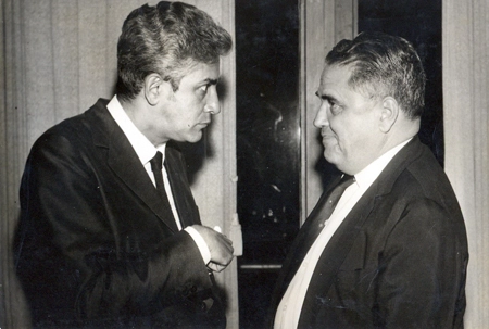 Paulo Planet (&agrave; esquerda) em 1963 ao lado do ex-diretor do S&atilde;o Paulo Jos&eacute; Cesar Dias