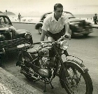 No Dia do Motociclista no Brasil, veja o saudoso Heleno de Freitas com sua moto