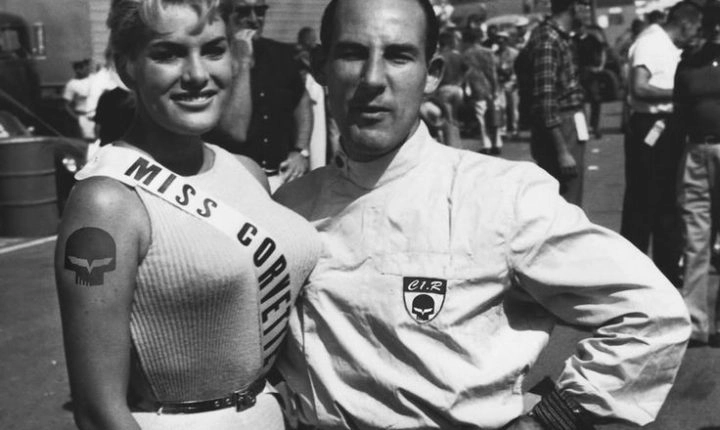 Em 1955, em Bremgarten, na Suíça, com a Miss Corvette. Divulgação