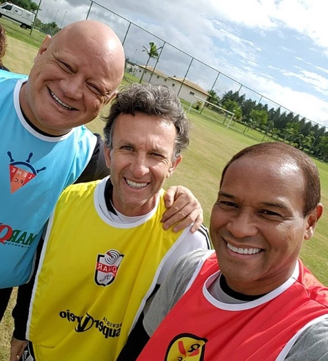 Em 20 de outubro de 2018, futebol entre amigos no Paradise Golf & Convention, em Mogi das Cruzes. Ronaldo Giovanelli, Neto e Muller. Foto: arquivo pessoal de Muller