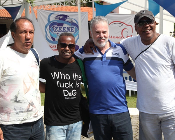  Na festa da Arsenal Car, em 05 de dezembro de 2013, da esquerda para a direita: Gilberto Costa, Wladimir, Edson Cabral e Serginho Chulapa. Crédito da foto: Arsenal Car. 