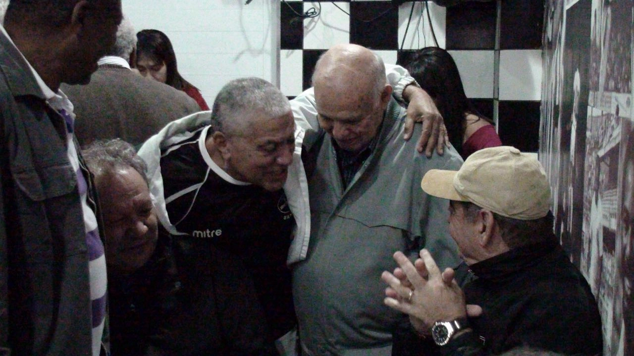 Da esquerda para a direira: Everaldo, Negreiros, Pepe e Rivellino, na festa do ex-jogador Coutinho, em Santos (2016). Foto: reprodução