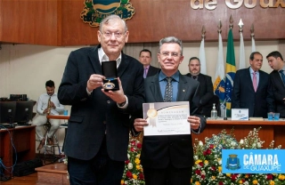 Milton ao lado do vereador João Fernando de Souza. Foto: Câmara Municipal de Guaxupé
